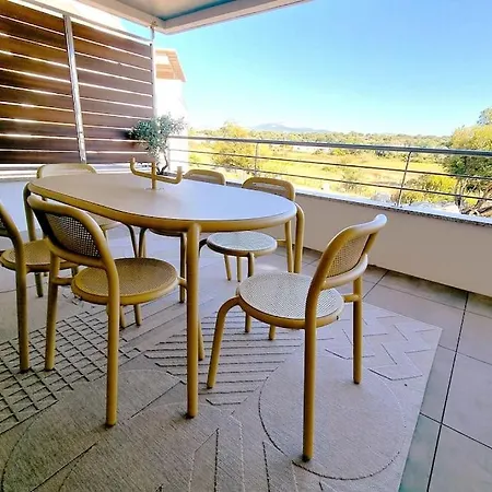 T3 Moderne Domaine Arca Avec Piscine 아파트