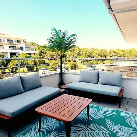 T3 Moderne Domaine Arca Avec Piscine 아파트