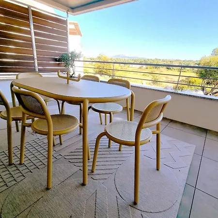 Vakantiehuis Superb With Swimming Pool Domaine D'arca